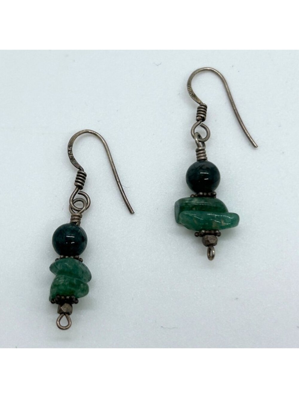 Vintage 925 Sterling Silver Green Emerald Chip Beaded Drop Dangle Earrings Boho